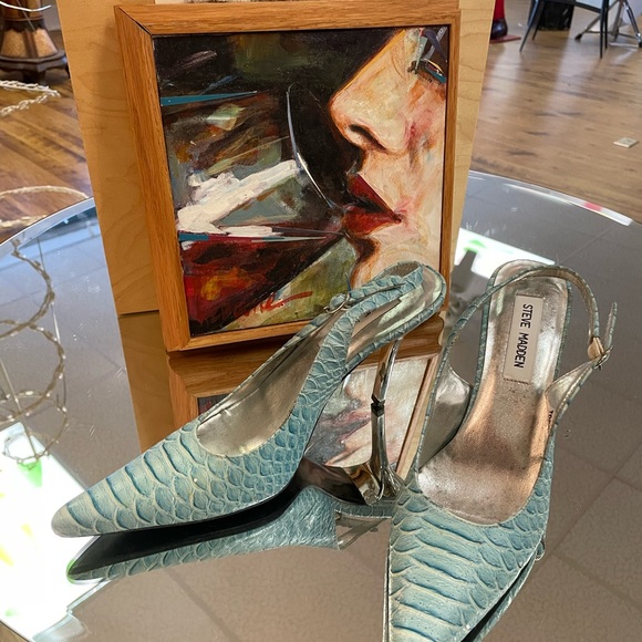 Steve Madden sling heels. Fantastic chrome heel! A very elegant presentation!🍸 - Picture 5 of 5